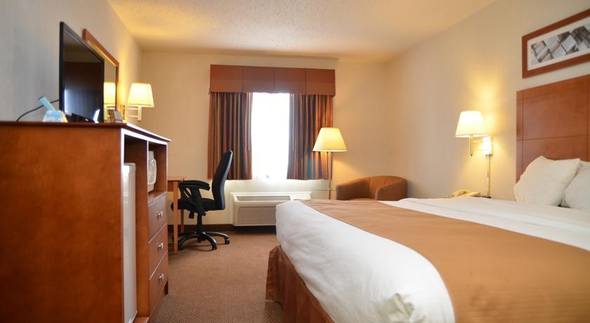 Отель Baymont Inn & Suites -Port Huron