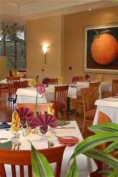 Holiday Inn Hotel & Suites