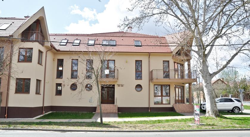 Elegant Attila Apartments