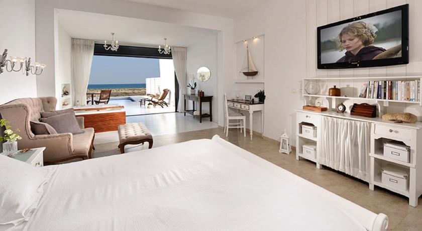 Отель Yamim Suite On The Beach