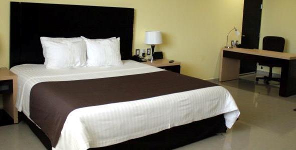 Отель Hipico Inn