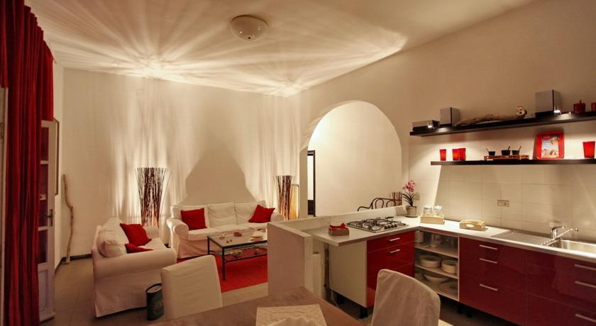 Апартаменты Casa bianca rossa viola