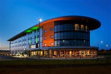 Отель Holiday Inn Salisbury-Stonehen