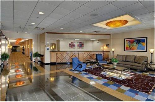Отель Holiday Inn South Plainfield-Piscataway