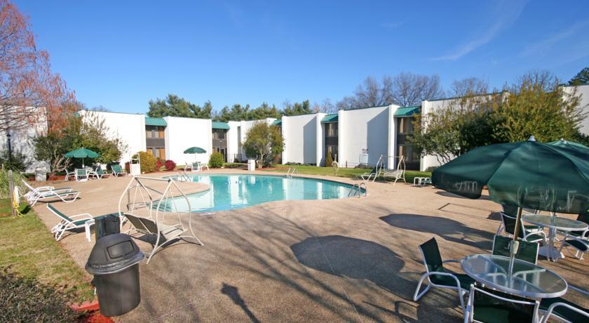 Отель Ramada Statesville