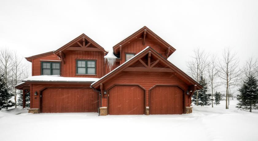 Highland Greens Townhome 83 by Colorado Rocky Mountain Resorts