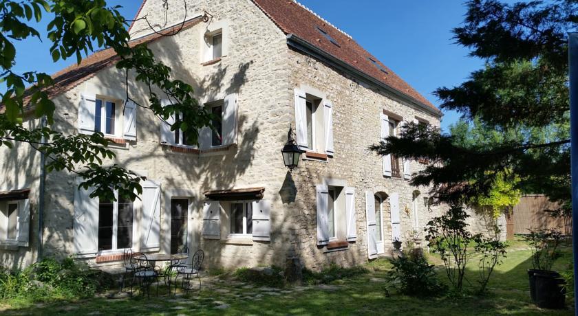 Мини-отель Les Chambres de Beynes