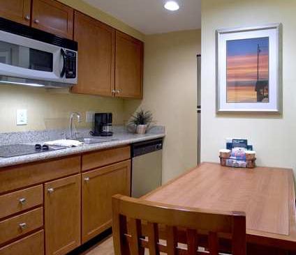 Отель Homewood Suites By Hilton Portsmouth