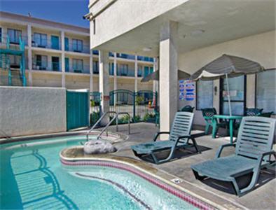 Отель Howard Johnson Express Inn Huntington Beach
