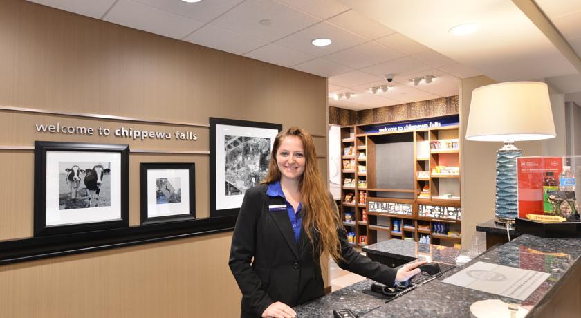 Отель Hampton Inn & Suites Chippewa Falls