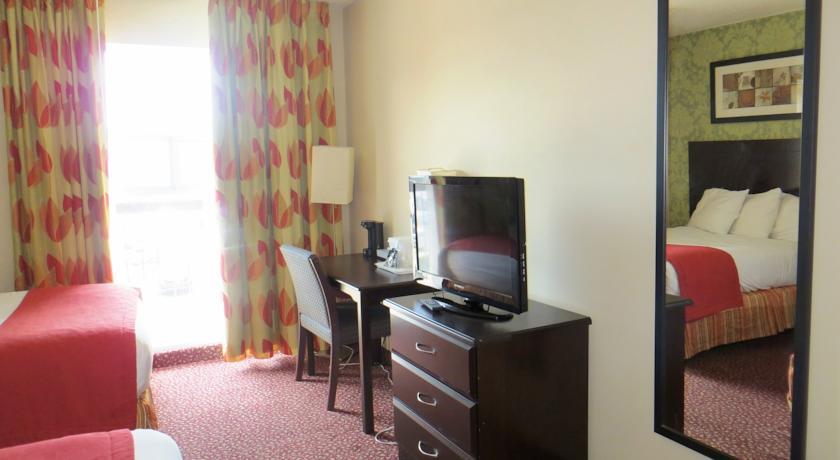 Отель Howard Johnson Scarborough