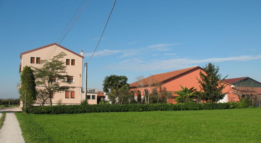 Отель La Moneghina