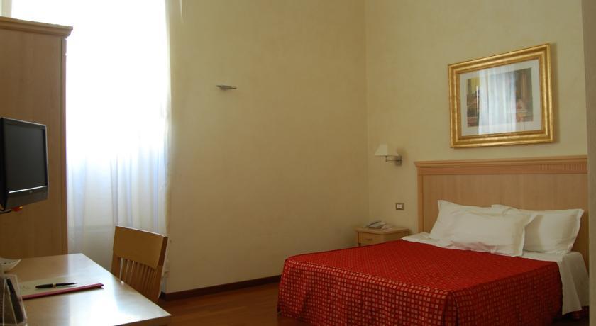 Отель Hotel Palazzo Sant' Elena