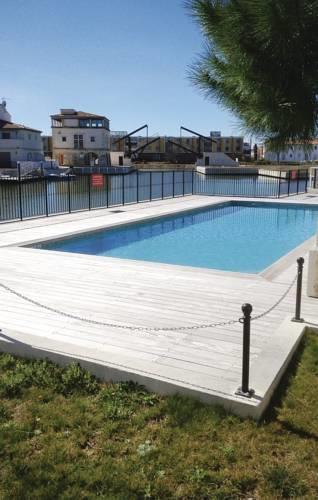 Апартаменты Four-Bedroom Holiday home Mont 05