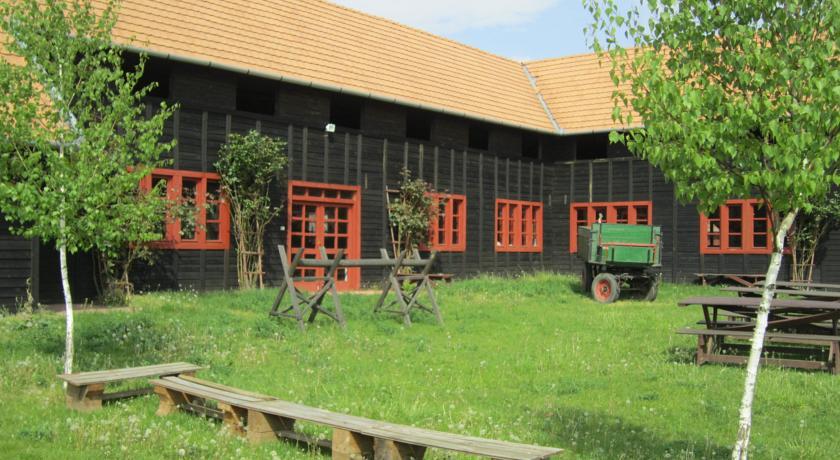 Отель Sóstói Lovaskemping és Turistaház