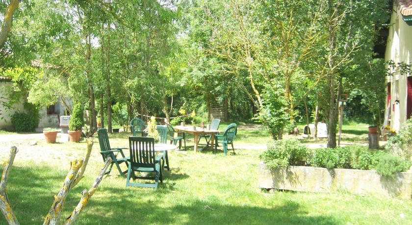 Отель Domaine de Maillelevant