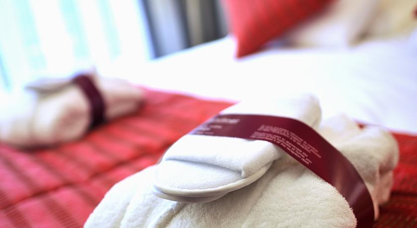 Отель Mercure Rouen Val De Reuil