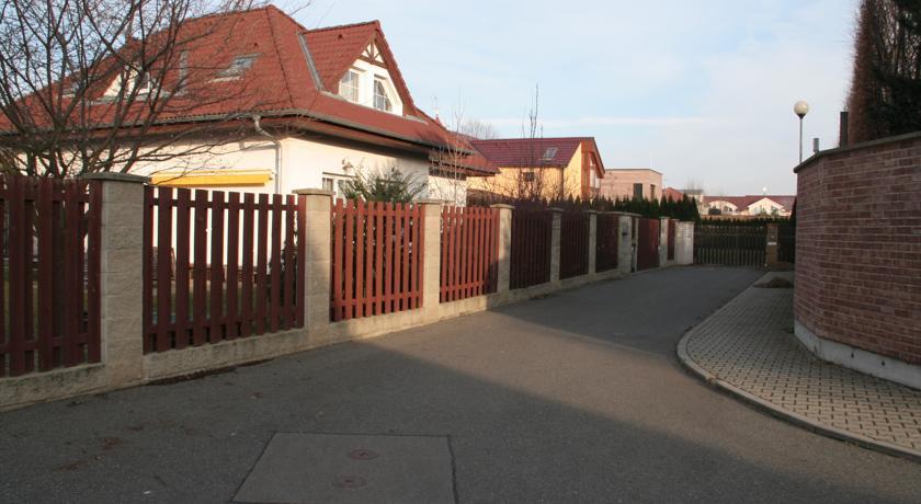 Апартаменты Holiday Home Prague Pruhonice
