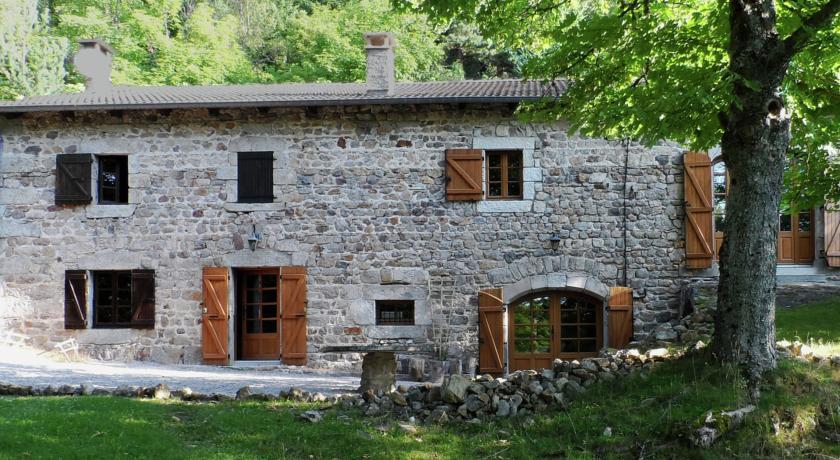 Отель A Beautiful Stone farmhouse