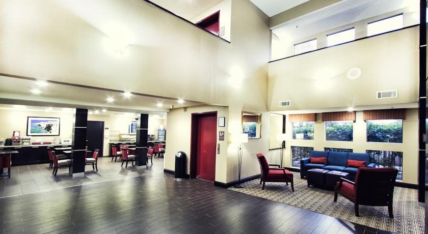 Comfort Inn & Suites Market Center