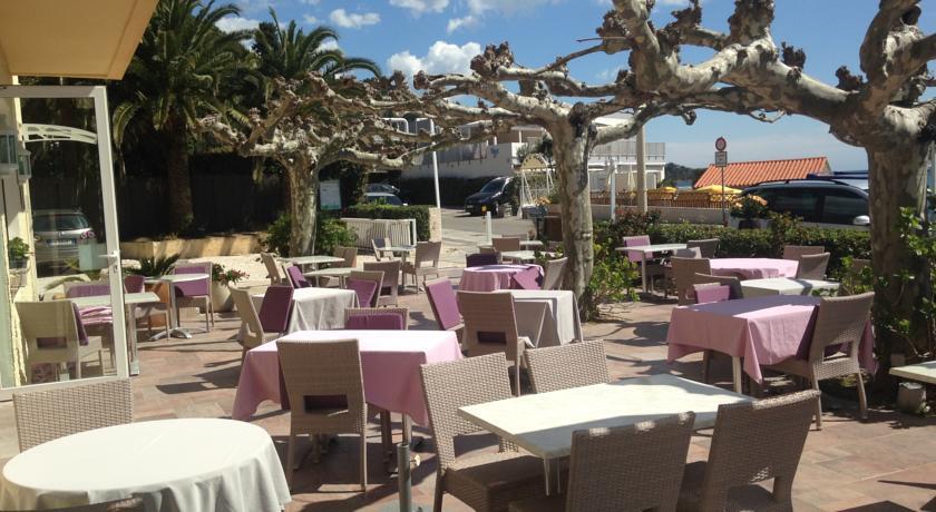 Отель Hôtel Méditerranée