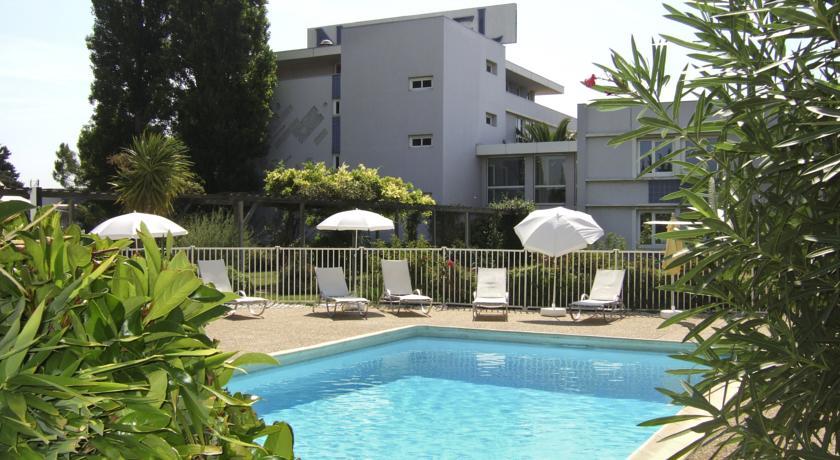 Отель Novotel Marseille Aéroport