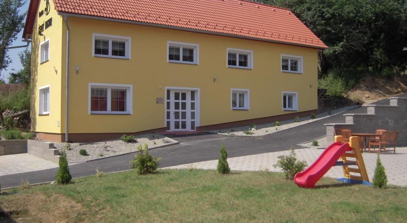 Апартаменты Černý Kocour Apart hotel