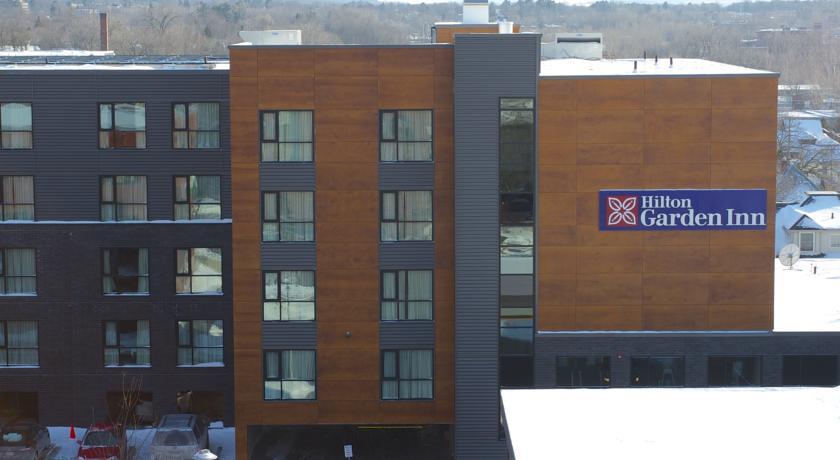 Отель Hilton Garden Inn Burlington Downtown