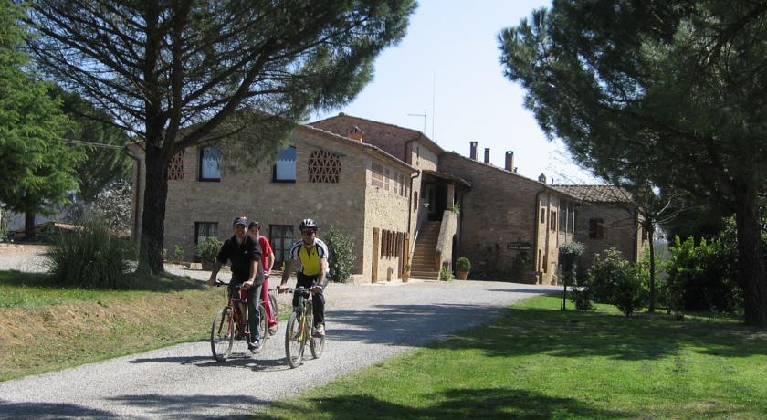 Отель Agriturismo Montaperti