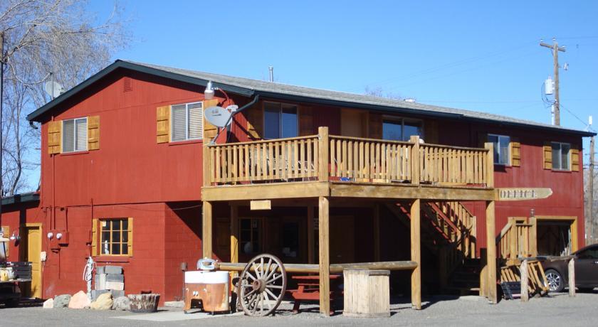 Отель Hitch-N-Post RV Campground