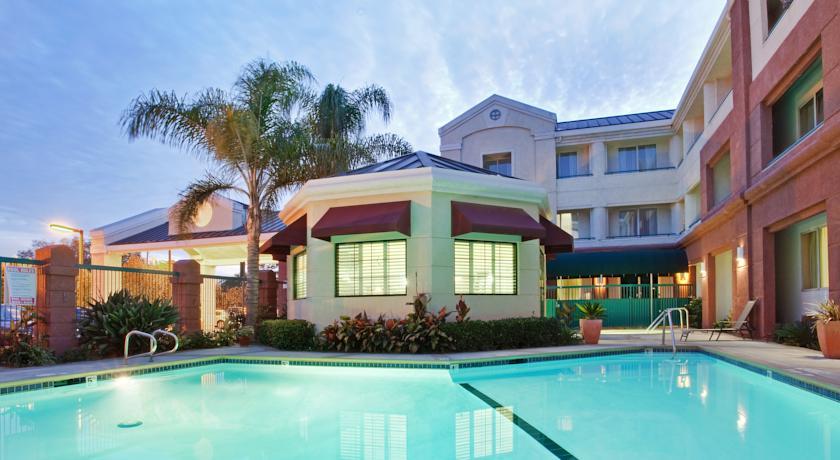 Отель Holiday Inn Express Hotel & Suites San Jose - International Airport