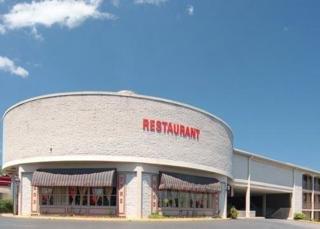 Отель Quality Broadway Inn