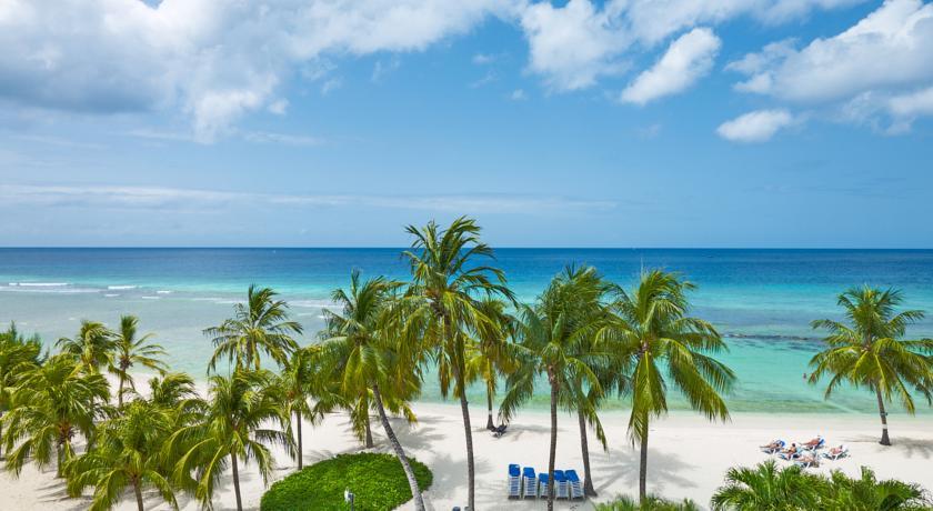 Отель Coconut Court Beach Hotel