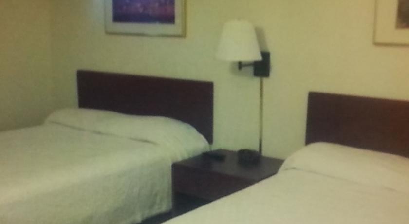 Отель Highland Court Motel