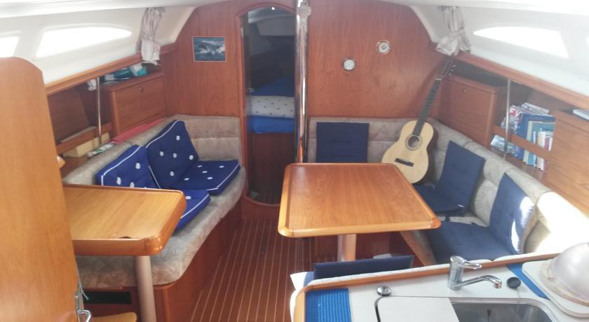 Отель Sailing Bed