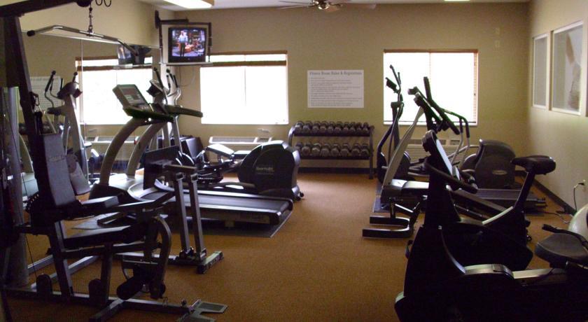 Отель Savanna Inn & Suites