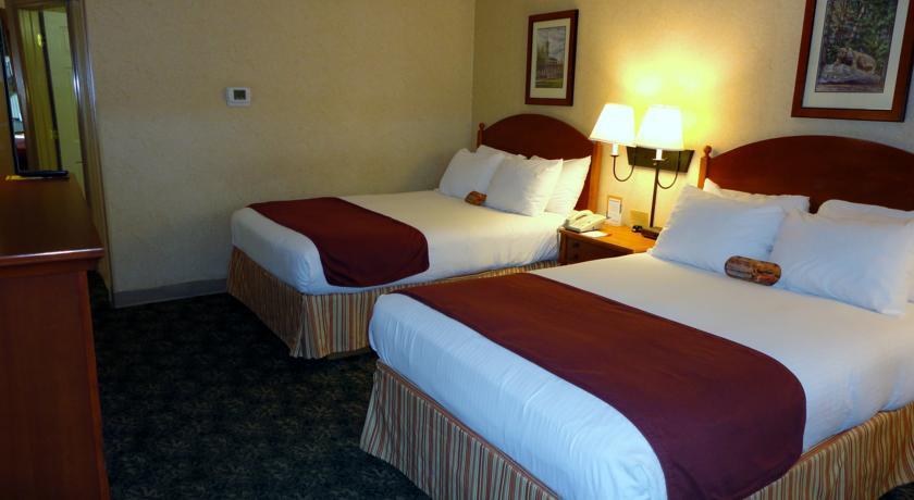 Отель Ramada Conference Center