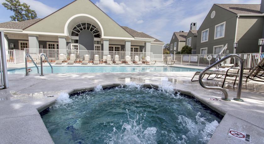 Отель Homewood Suites by Hilton Savannah