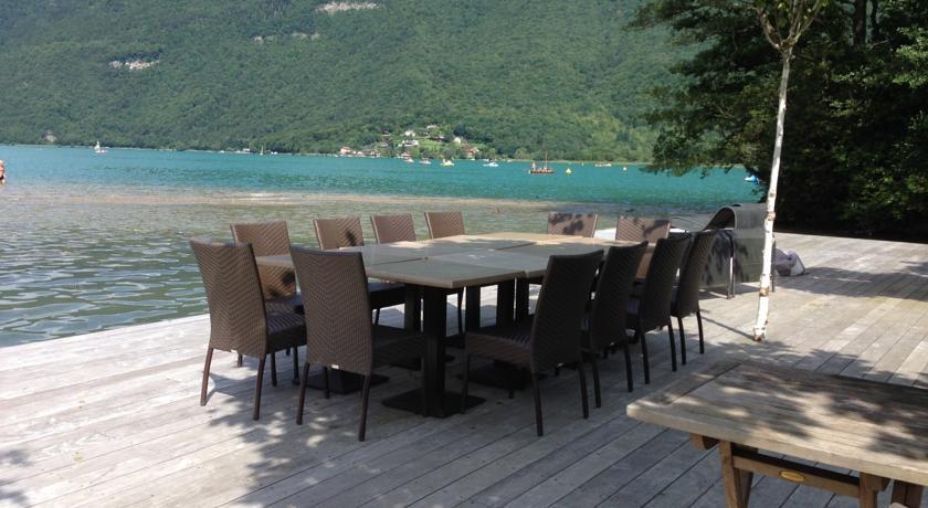 Апартаменты The Lakehouse Apartment