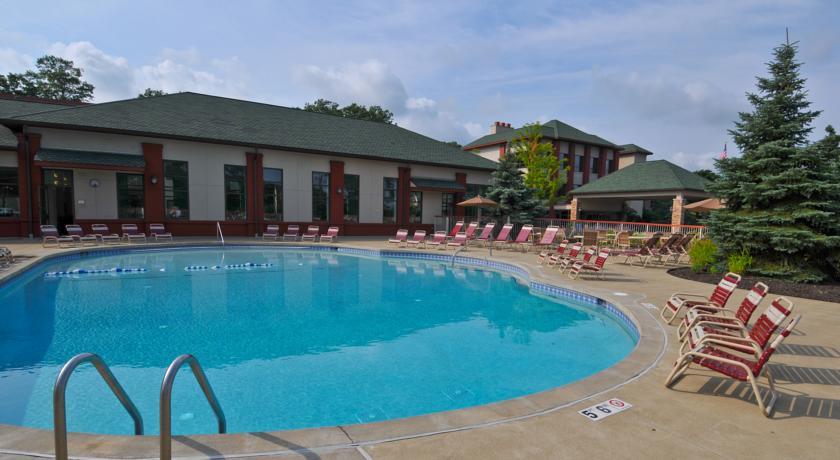 Отель Quail Hollow Resort