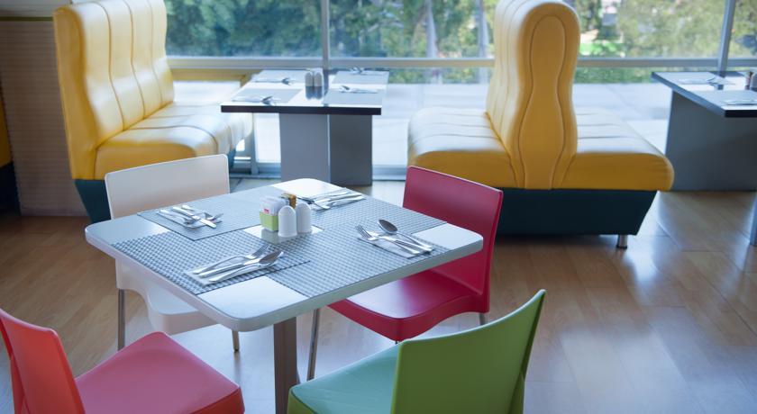 Отель Hotel Ibis Semarang Simpang Lima