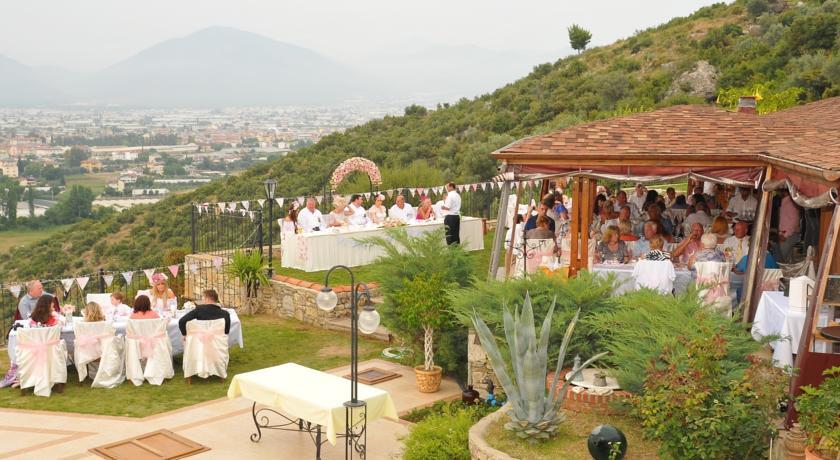 Sundial Hotel & Restaurant