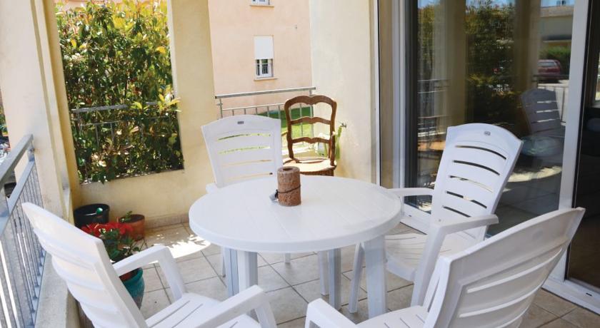 Апартаменты One-Bedroom Apartment Résidence 06