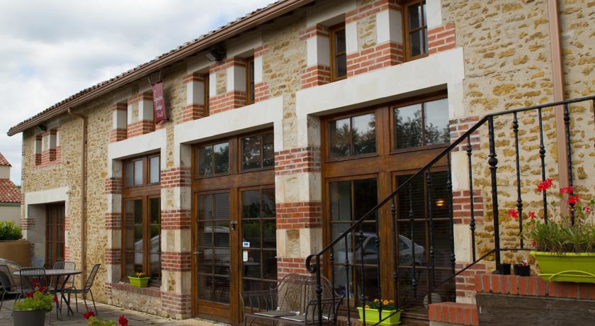 Отель Louina Lodge