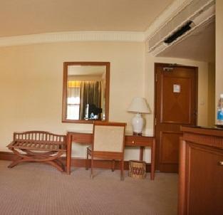 Отель The Jesselton Hotel