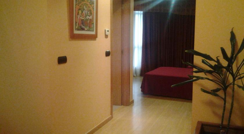 Отель Hotel Restaurante Pontiñas