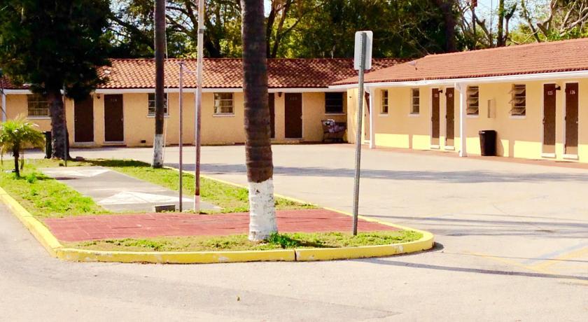 Отель Cadillac Motel