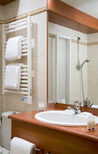 Отель Hotel Kyriad Tours St Pierre des Corps Gare