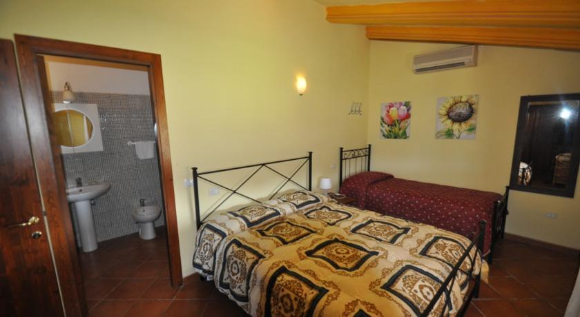 Отель Agriturismo Il Cerrosughero