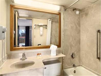 Отель Days Inn University